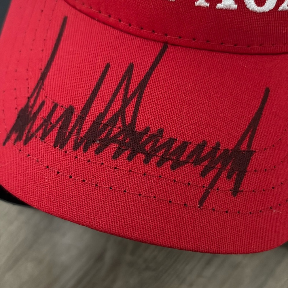 Signed MAGA hat - Picture 2 of 5